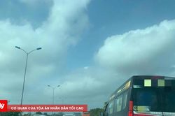 Xe khách ngang nhiên chạy vào làn dừng khẩn cấp, tài xế bị xử phạt