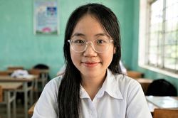 Nữ sinh thủ khoa nhiều tổ hợp ở Đà Nẵng chia sẻ 3 lần vỡ òa khi xem điểm thi