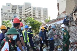 Đưa 11 nạn nhân khỏi đống đổ nát, chiến sỹ Việt Nam điều trị cho 26 người dân ở khu động đất Venezuela