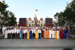 Tri ân Chủ tịch Hồ Chí Minh nhân kỷ niệm 50 năm mang tên Bác