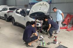 Garage ô tô loay hoay trước làn sóng xe điện
