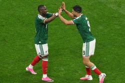 Chủ nhà Mexico dễ dàng loại Ecuador