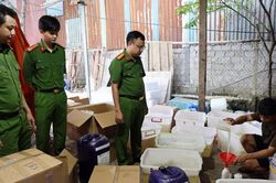 Thu giữ gần 30.000 sản phẩm sữa tắm, dầu gội giả các thương hiệu nổi tiếng