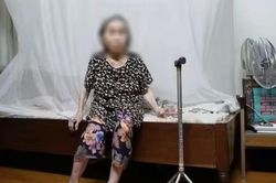 Phường Bạch Mai lý giải vụ cụ bà 87 tuổi được khiêng đến điểm dịch vụ công