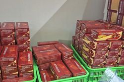 Bộ đ&ocirc;i doanh nghiệp ở Kh&aacute;nh H&ograve;a bắt tay nhau sản xuất h&agrave;ng giả rồi đăng b&aacute;n tr&ecirc;n Shopee, TikTok Shop