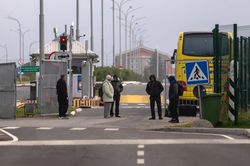 Nga tạm thời đóng một số cửa khẩu đường sắt với Phần Lan, Estonia và Latvia