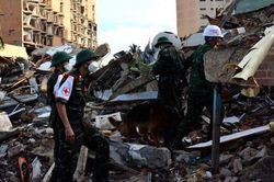 Đo&agrave;n Việt Nam đưa 11 nạn nh&acirc;n động đất tại Venezuela ra khỏi đống đổ n&aacute;t