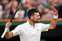 Wimbledon 2026: Djokovic v&agrave; Sinner nhọc nhằn vượt ải trong ng&agrave;y '&aacute;c mộng' của chủ nh&agrave;