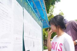Công bố điểm thi tốt nghiệp THPT 2026: Điểm 10 môn Toán tăng vọt