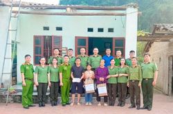 Những bông hoa việc tốt vì dân