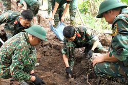 Lào Cai: Khai quật ngôi mộ liệt sĩ tập thể tại Pháo đài K30, phát hiện nhiều di vật