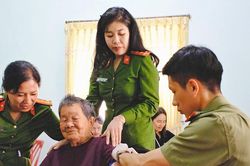 Lâm Đồng cao điểm thu nhận ADN thân nhân liệt sĩ