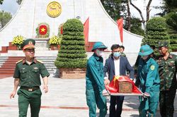 Lấy mẫu, số hóa hài cốt liệt sĩ tại phía Tây Lâm Đồng