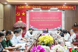 Đo&agrave;n c&ocirc;ng t&aacute;c của Tạp ch&iacute; Cộng sản l&agrave;m việc với Ban Thường vụ Đảng ủy x&atilde; Thuận Ch&acirc;u