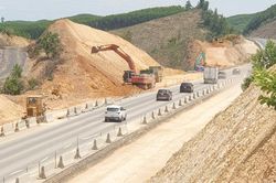 Dự án mở rộng cao tốc Cam Lộ - La Sơn: Phấn đấu hoàn thành cuối năm nay