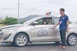 Học viên bớt áp lực trong ngày đầu bỏ thi mô phỏng sát hạch lái xe