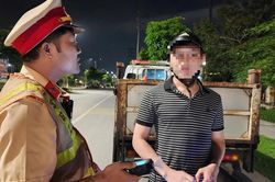 Bắc Ninh: Nể bạn uống vài ly rượu, 2 công nhân bị phạt gần nửa tháng lương