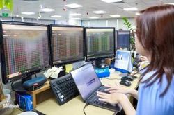 Chứng khoán ngày 1/7: VN-Index khởi đầu quý III trong sắc xanh