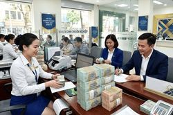 Ng&acirc;n h&agrave;ng Nh&agrave; nước n&acirc;ng hạn mức khoản vay gi&aacute; trị nhỏ l&ecirc;n 400 triệu đồng