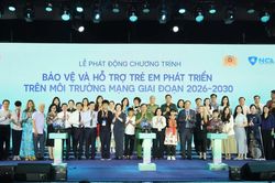 'Chiến sĩ số' kể chuyện đ&aacute;nh &aacute;n tr&ecirc;n kh&ocirc;ng gian mạng