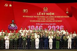 Xứng đ&aacute;ng l&agrave; 'l&aacute; chắn th&eacute;p' g&igrave;n giữ b&igrave;nh y&ecirc;n Tổ quốc