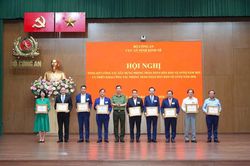 Vinachem được khen thưởng trong phong trào bảo vệ an ninh Tổ quốc