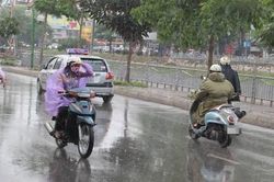 Biển Đông sắp đón áp thấp nhiệt đới, Bắc Bộ có thể mưa lớn nhiều ngày