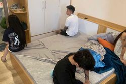 Đột kích chung cư, phát hiện 4 nam nữ đang 'làm chuyện mờ ám' trong căn hộ cao cấp