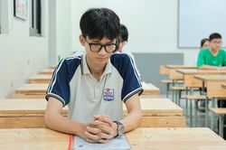 Phổ điểm tổ hợp A00 thi tốt nghiệp THPT: Một thí sinh đạt điểm tuyệt đối