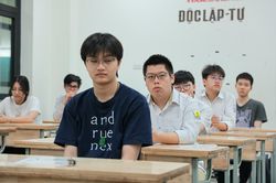 Phổ điểm khối D01 thi tốt nghiệp THPT năm 2026