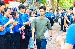 Hai thí sinh tự do giành thủ khoa toàn quốc C00 và D07