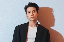 Nam ca sĩ gây sốt ở show 'Anh trai': Từng là phóng viên, có hôn nhân kín tiếng