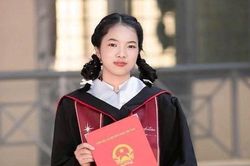 Bố phụ hồ, mẹ làm rẫy, nữ sinh Đắk Lắk đạt 30 điểm tuyệt đối khối B00