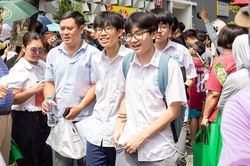 Thêm cơ hội vào lớp 10 công lập: Hà Nội hạ điểm chuẩn 2 trường THPT