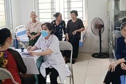 Từ 1-7: H&agrave; Nội hỗ trợ 100% mức đ&oacute;ng BHYT cho nhiều nh&oacute;m đối tượng đặc th&ugrave;