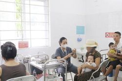 H&agrave; Nội kh&aacute;m sức khỏe miễn ph&iacute;: Ch&iacute;nh s&aacute;ch thiết thực, bảo đảm an sinh bền vững