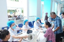 Xã Mê Linh tổ chức khám sức khỏe định kỳ và sàng lọc miễn phí cho người dân