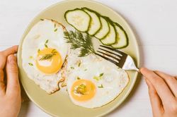 Ăn trứng vào bữa sáng mang lại lợi ích thế nào?