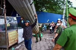 Sau phản ánh, hồ Định Công được kiểm tra, chấn chỉnh trật tự đô thị