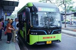 H&agrave; Nội điều chỉnh, mở c&aacute;c tuyến bu&yacute;t mới v&agrave; r&agrave; so&aacute;t chuyển đổi xe bu&yacute;t điện ở v&ugrave;ng ph&aacute;t thải thấp