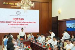 NHNN: Nới lỏng room tín dụng các dự án ưu tiên nhưng không đánh đổi rủi ro lấy tăng trưởng