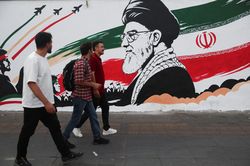 Tổng thống Iran lên tiếng về lập trường của Lãnh tụ Tối cao