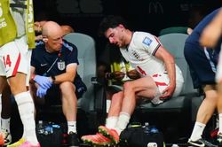 Hình ảnh đáng lo ngại của Declan Rice