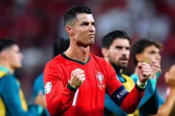 Modric vẫn bay, Ronaldo phải tự cứu mình