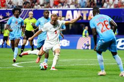 Ch&acirc;n s&uacute;t thi&ecirc;n t&agrave;i Harry Kane