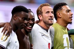 'Sư tử đầu đ&agrave;n' Harry Kane