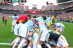 Ngược d&ograve;ng trước Senegal, tuyển Bỉ lập cột mốc lịch sử tại World Cup