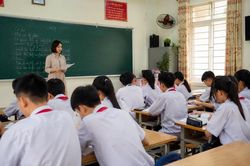 Đề xuất phạt đến 50 triệu đồng nếu ép phụ huynh đóng góp trái quy định
