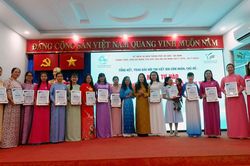 Trao giải Hội thi viết về chủ đề '50 năm tự hào Thành phố mang tên Bác Hồ kính yêu'