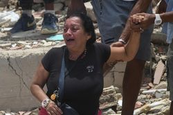 Venezuela tuyên bố quốc tang 7 ngày tưởng nhớ các nạn nhân động đất